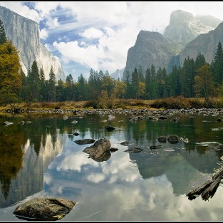 Gates of the Valley in Autumn ©Mike Spinak